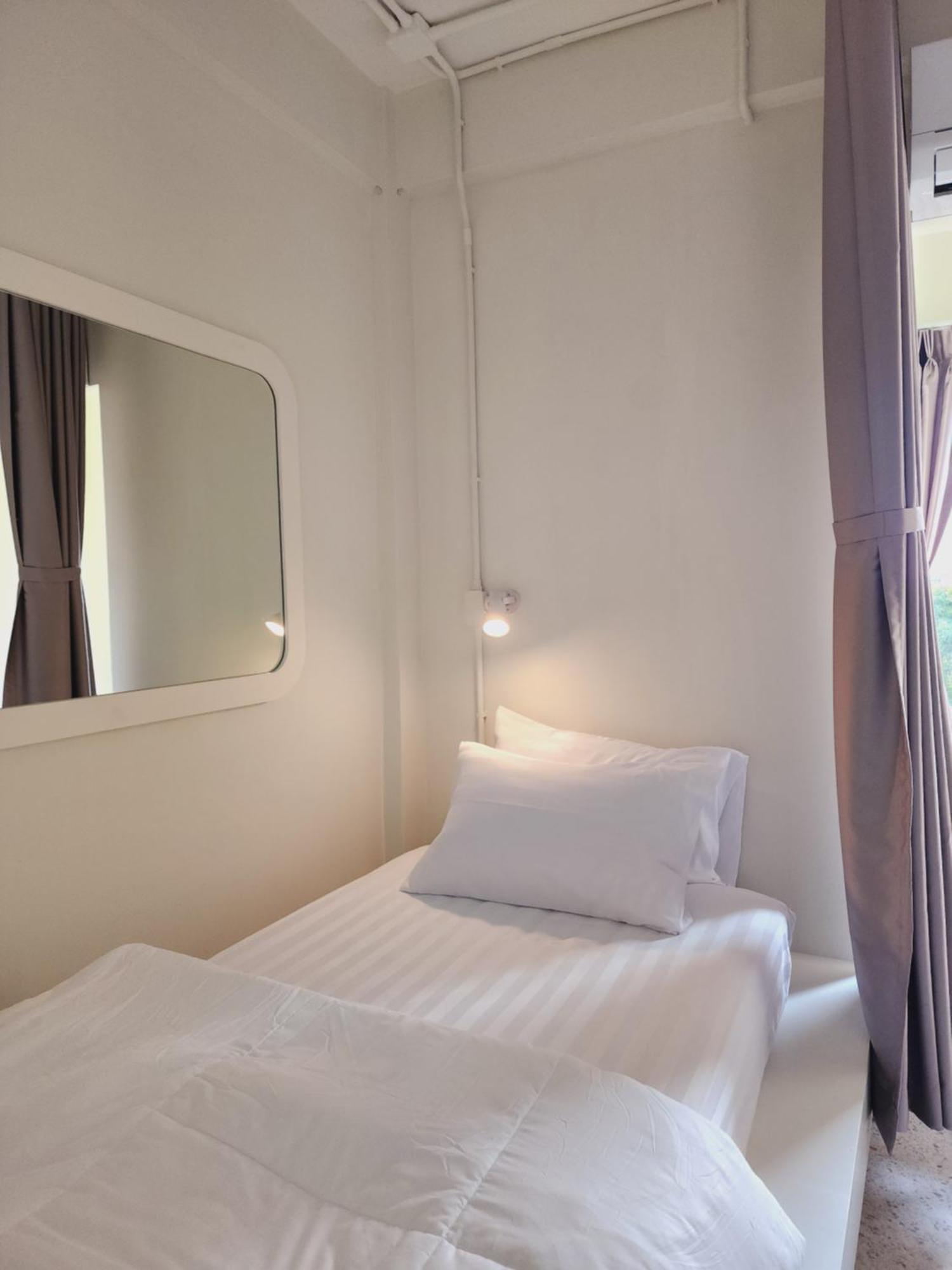 Line Bangkok Hostel Exterior foto